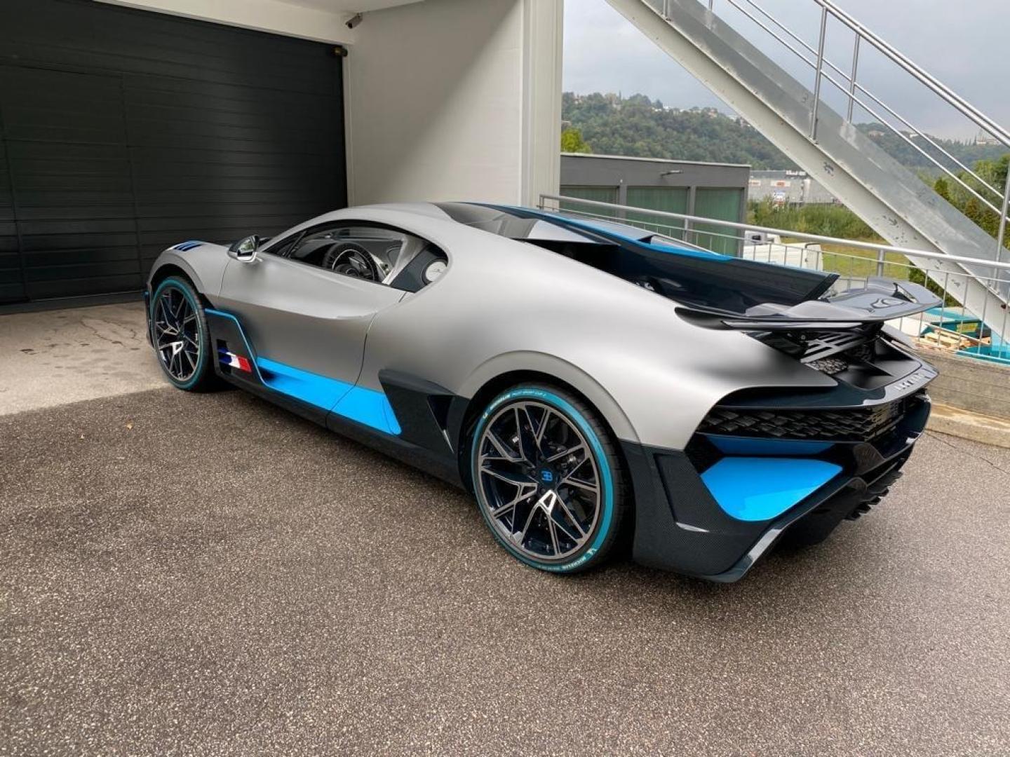 2020 Blue /Gray Bugatti Divo , 0.000000, 0.000000 - Photo#2